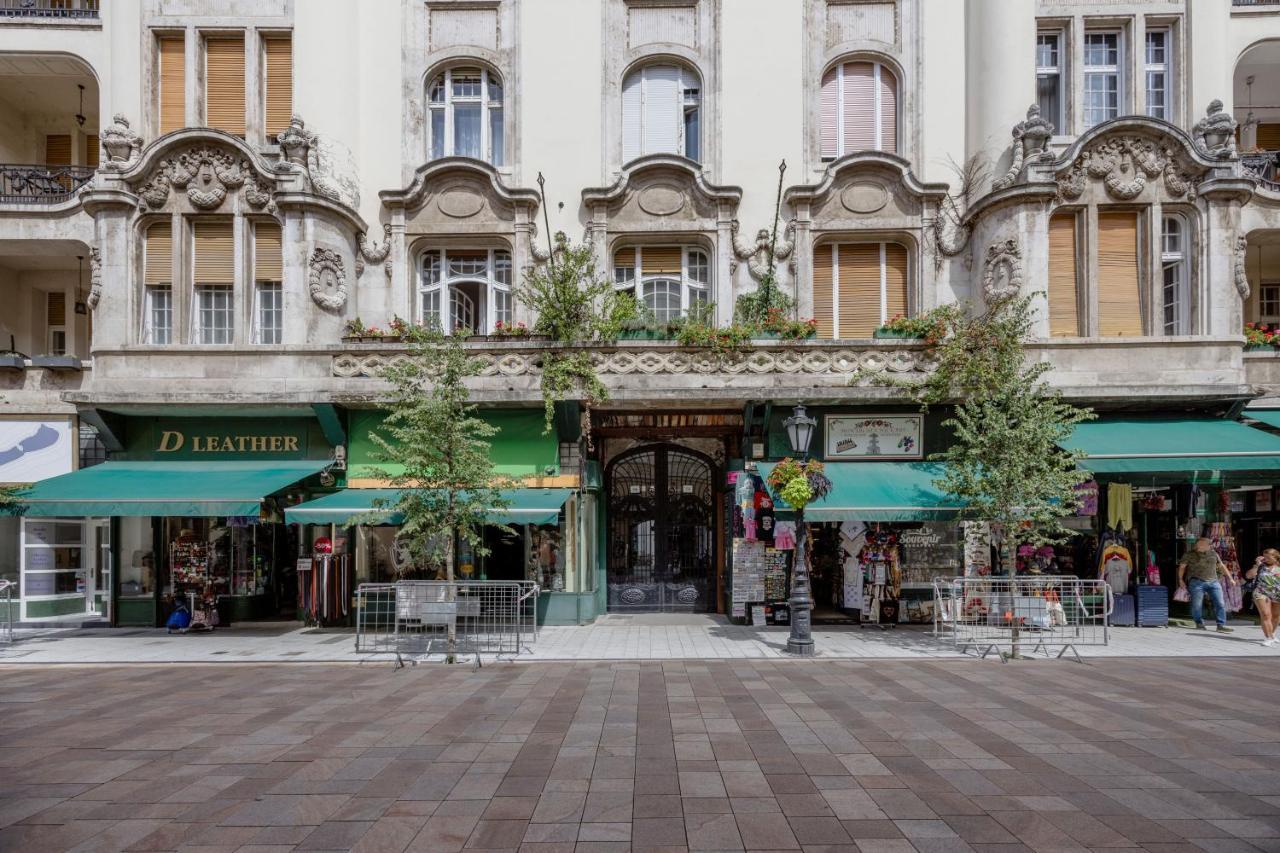 Appartement Walk To Vaci Street - Live In Lux Designer Apt W/ Amazing Views *