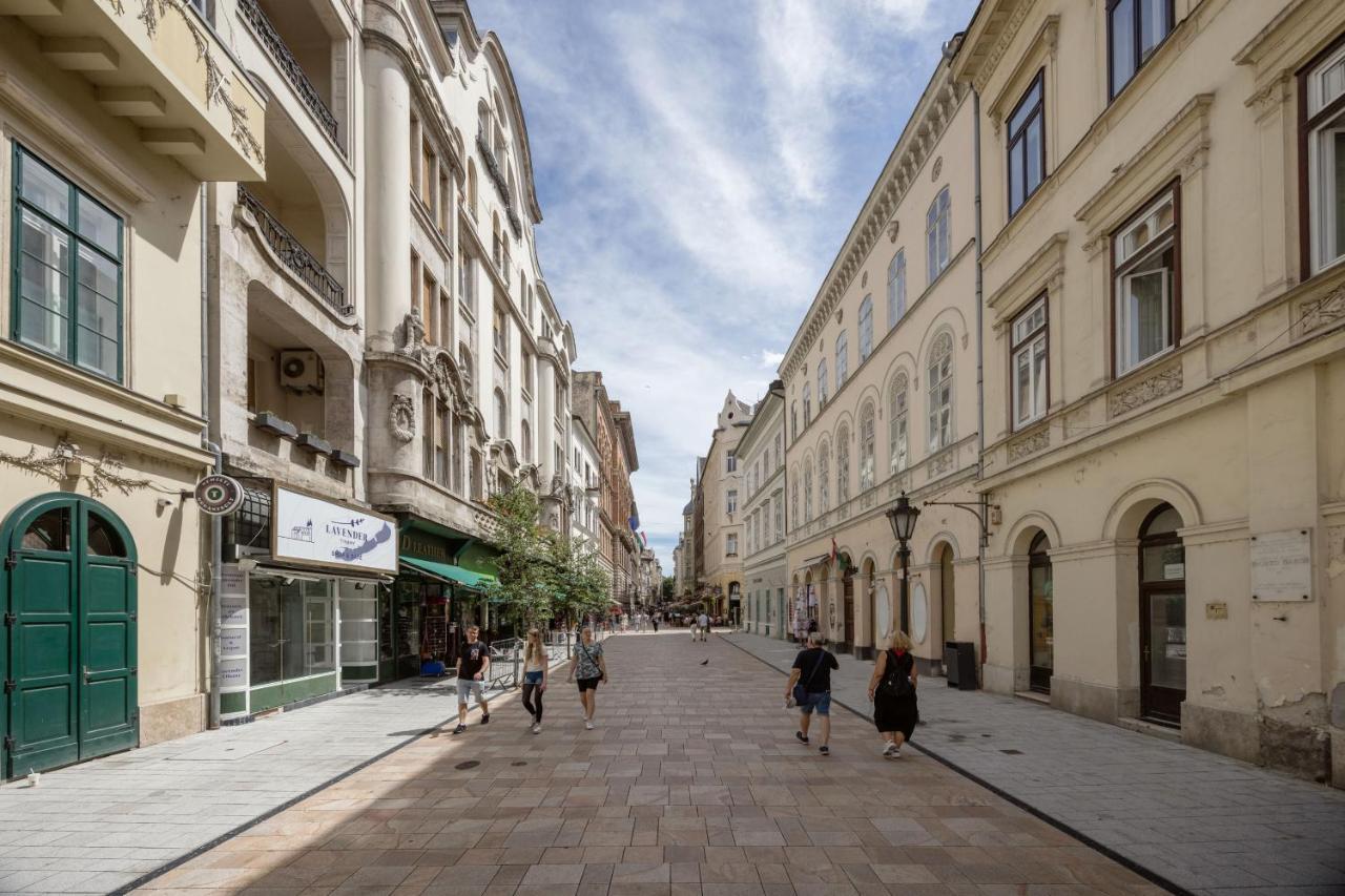 Walk To Vaci Street - Live In Lux Designer Apt W/ Amazing Views Appartement Boedapest