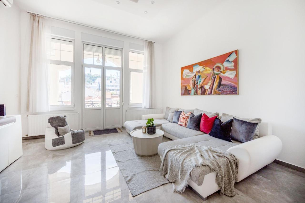Walk To Vaci Street - Live In Lux Designer Apt W/ Amazing Views Appartement *
